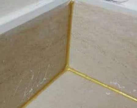 冬季做瓷砖美缝,瓷砖没有做美缝灯光反射