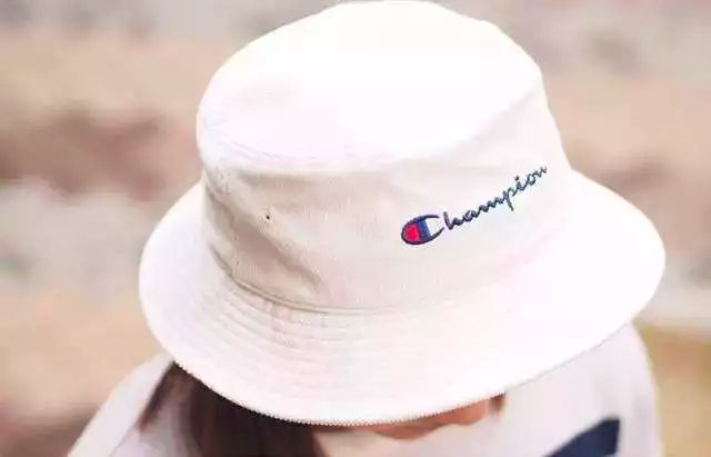 倪妮易烊千玺同框,又懒又想拍照