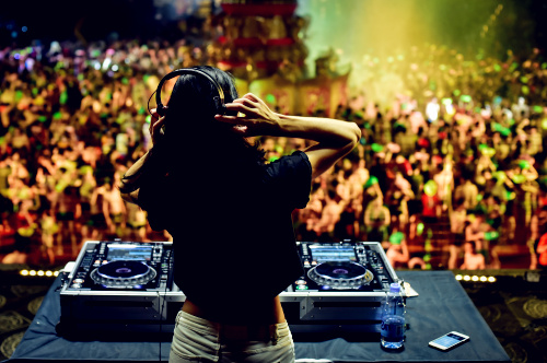 bmai泼水狂欢节,锦绣中华泼水狂欢节