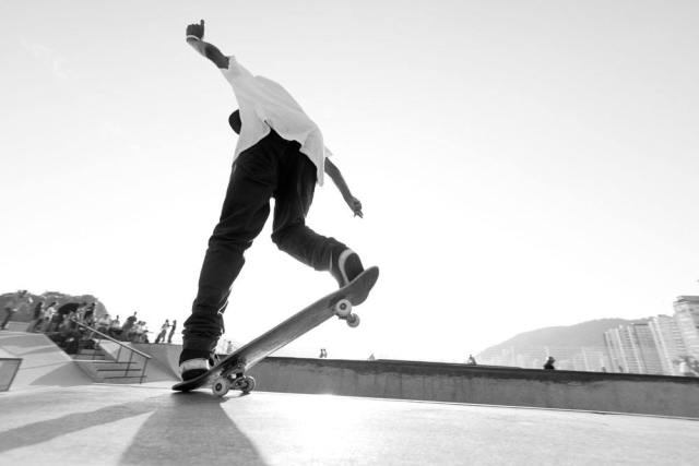 你学会了吗？撩妹必备技能之滑板