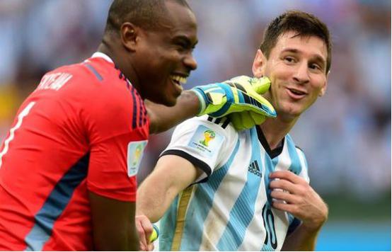 足球饕餮盛宴,世界杯足球冲突名场面