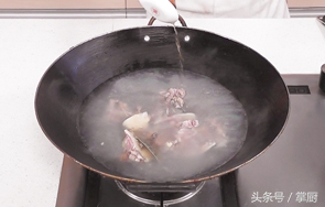 滋阴补气花旗参鸡汤,花旗参石斛花胶乌鸡汤功效