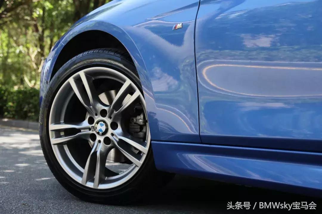 2020款宝马330i曜夜版百公里实测,2020款宝马330im曜夜版落地价