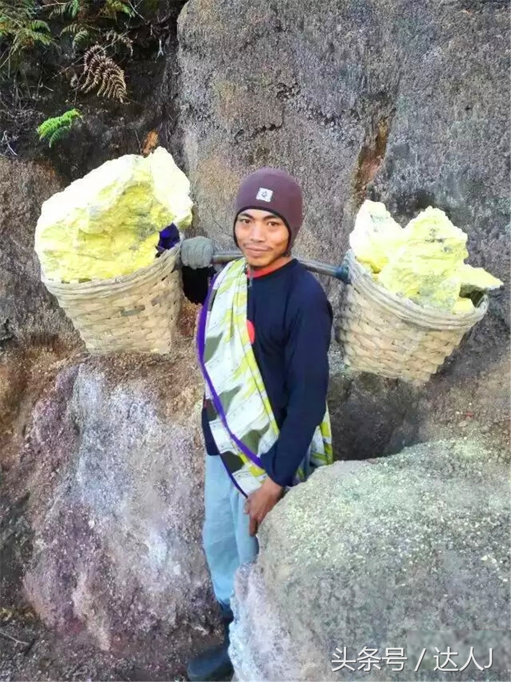 布罗莫火山要走多远,布罗莫是活火山吗