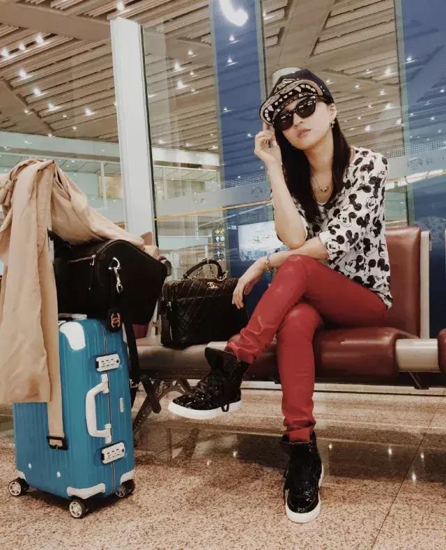 张韶涵买包,张韶涵背的包