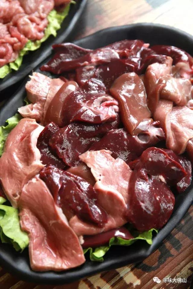 这间专注牛杂30年的老店华丽升级，吃完变甄子丹！