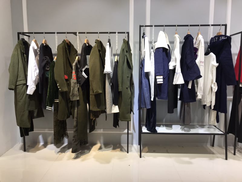 广州服装尾货批发市场怎么拿货,广州名牌衣服尾货批发市场在哪里