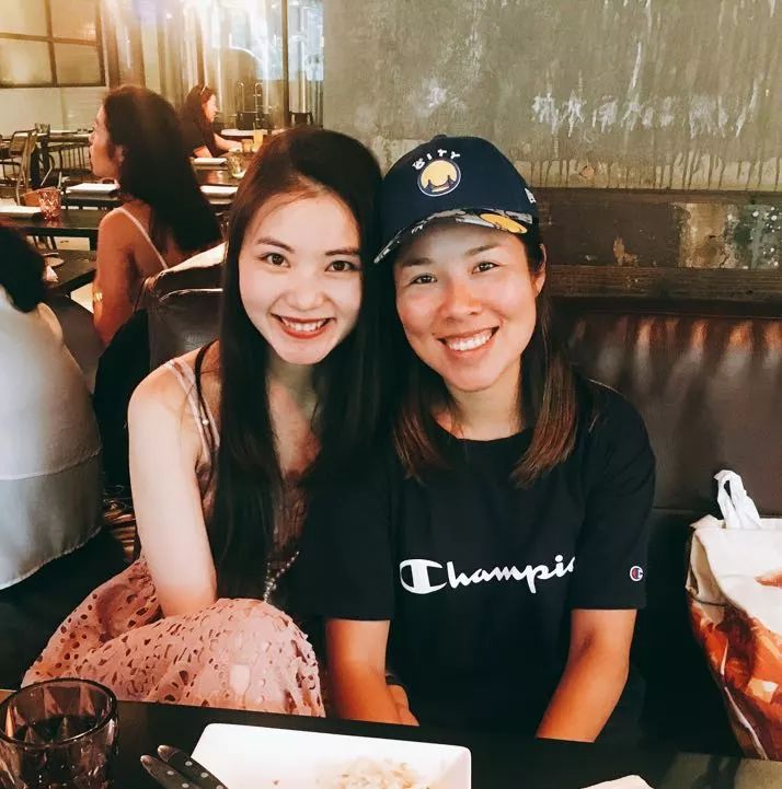 美女学霸和闺蜜,名校美女学霸