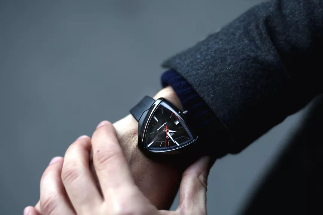 浪琴康卡斯男表万元内,一万左右男表除了浪琴还有啥