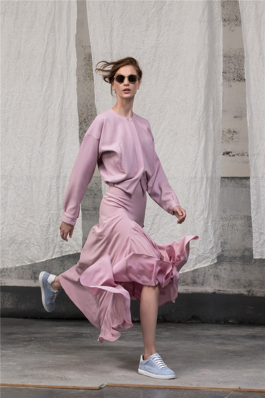 giorgioarmani女装风格,意大利奢侈品牌giorgioarmani