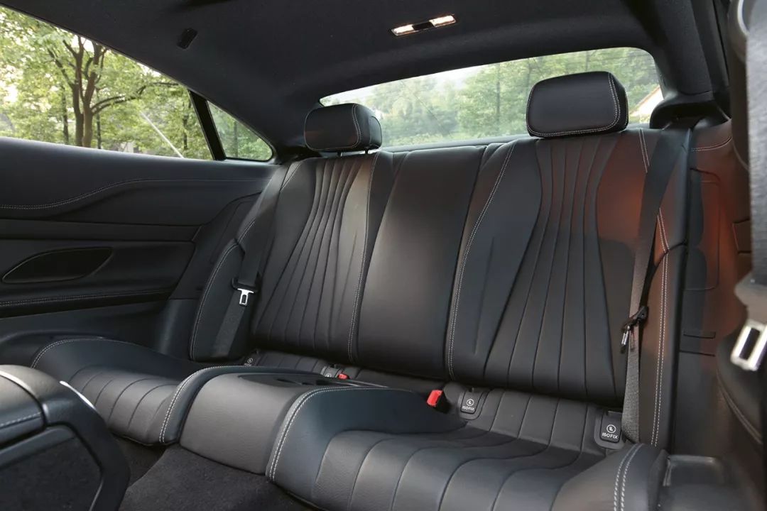 10年奔驰e200试驾视频,夜空中最亮的星惊艳版