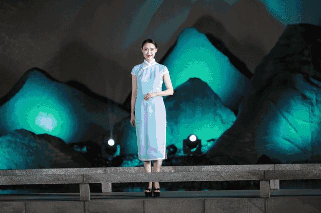 送苏州女人一件苏式旗袍就行了，如果不行就两件……