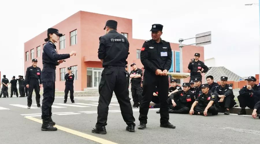 警务实战教官为民警讲授实战技能,警务实战教官需要具备哪些能力