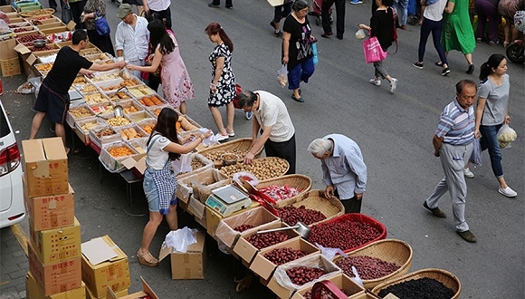 小县城摆摊卖什么成本低好赚钱,摆小摊卖什么比较赚钱