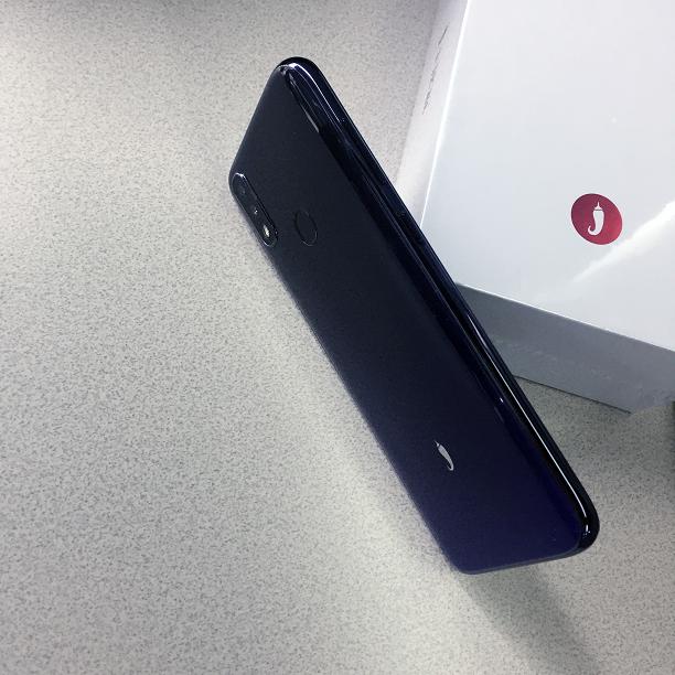 小米两千元以内性价比最高的手机,国产手机巨头走下神坛