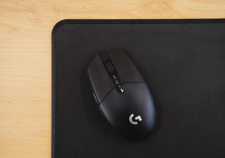 百元高性价比游戏鼠标推荐,百元轻量化的无线游戏鼠标推荐