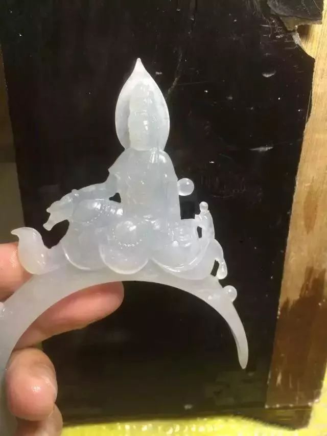 翡翠废料去哪收,翡翠原石不要了怎么处理好