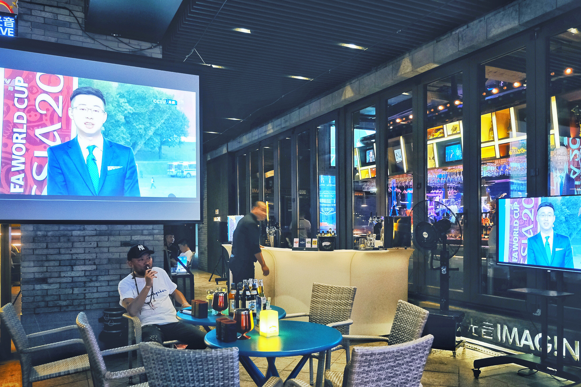 世界杯观众现场气氛,世界杯现场球迷的表现