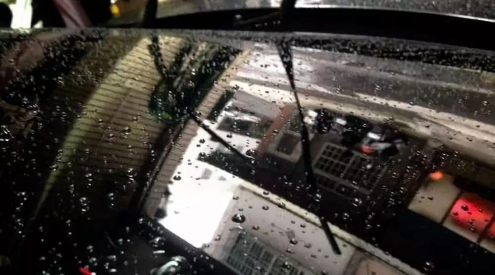 自己动手给爱车打蜡正确方法,十年的车自己动手抛光打蜡教程