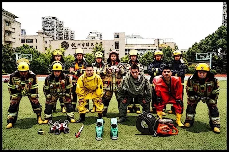 消防员秒变斗龙战士,消防员秒变铠甲勇士