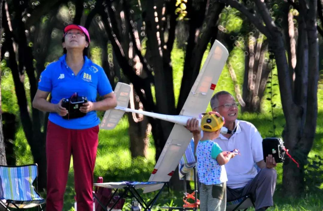 一日不见如隔三秋下一句什么,一日不见如隔三秋用古诗怎么说
