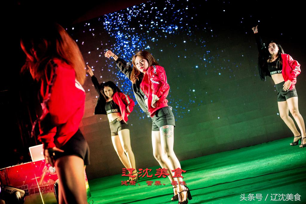 沈阳足球球迷助威,东北人为中国健儿助威的方式