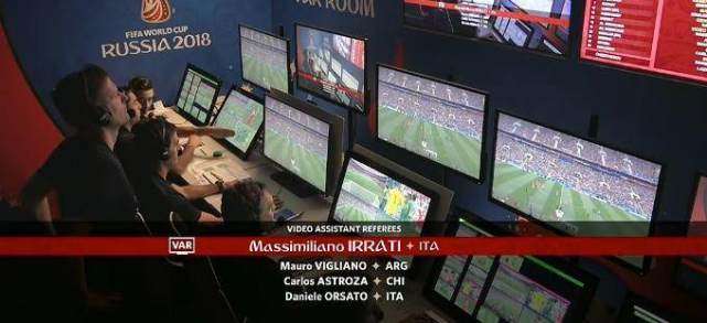 世界杯裁判抢戏,世界杯决赛裁判点球马丁内斯黄牌