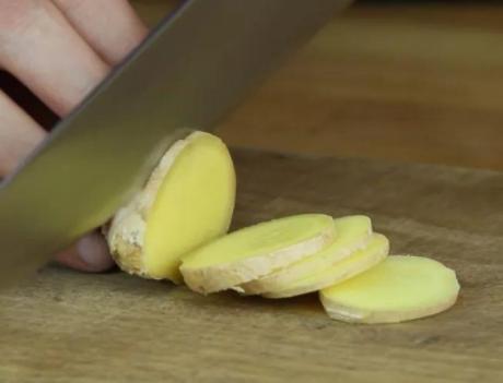 怎样炖鸽子汤才能让鸡肉鲜嫩,一鸽胜九鸡汤怎么煮