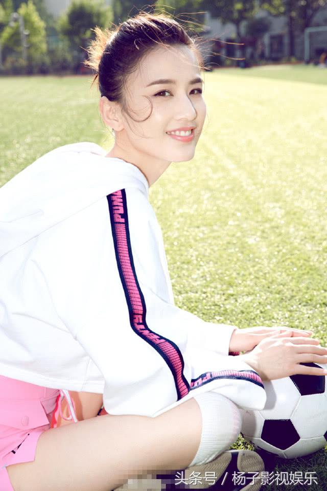 黄圣依秀身材片段,黄圣依秀出美丽