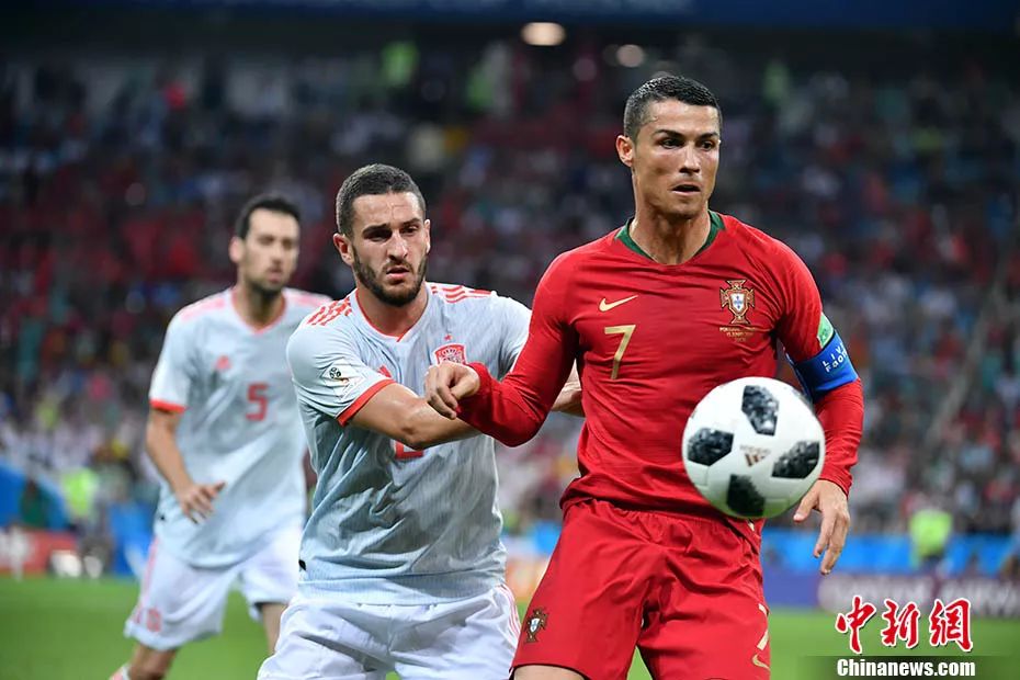 开奖世界杯！太疯狂！三场比赛、两次绝杀、一个帽子戏法……这就是我们热爱足球的原因！