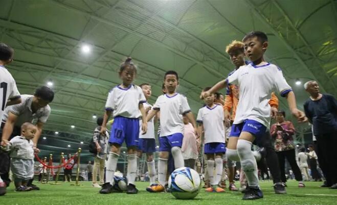 20000余人齐聚国际足球运动小镇观看世界杯，您不来吗？