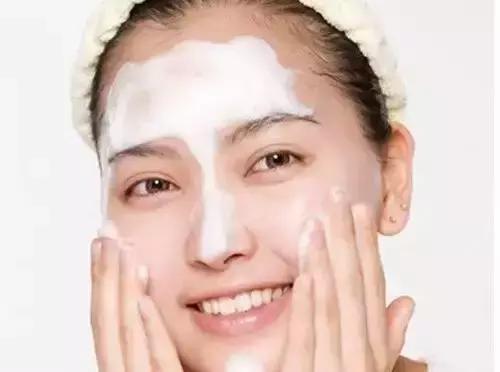 用了那么多清洁面膜还是有黑头,科颜氏清洁面膜脸干