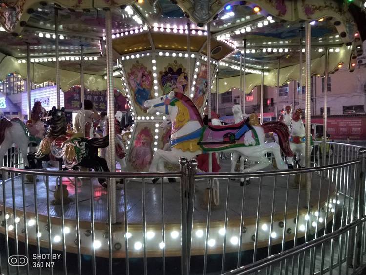 带拍照功能的游戏,手机除游戏拍照还有什么刚需性能