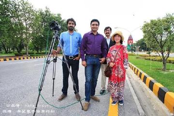 一年到头到处旅游的人,旅行和赚钱哪个更重要