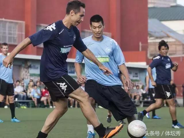 足球经典过人马修斯假动作,足球球星玩绝技