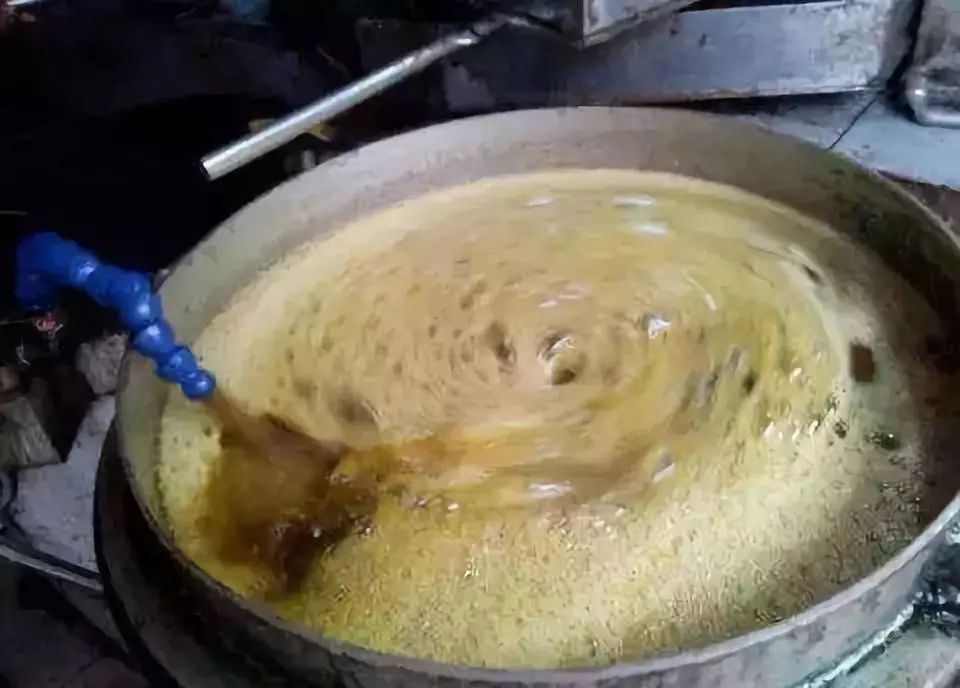 它的毒性是*霜砒**的68倍，开水煮不死！你家厨房可能也有