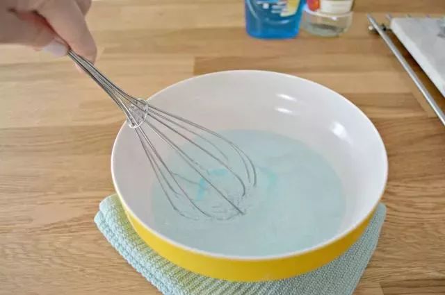 白墙弄脏了有什么补救的方法吗,白墙弄脏了怎么把它变白知乎