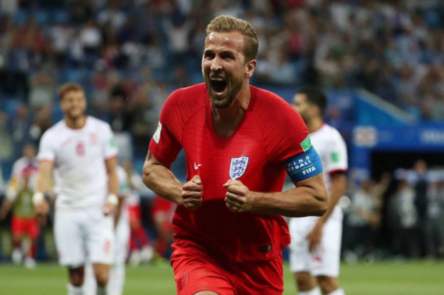 英格兰队长转投死敌擅长头球,英格兰队长踢飞点球