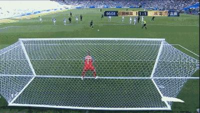 踢一场完整的球赛会消耗多少大卡,踢一场足球赛用多长时间