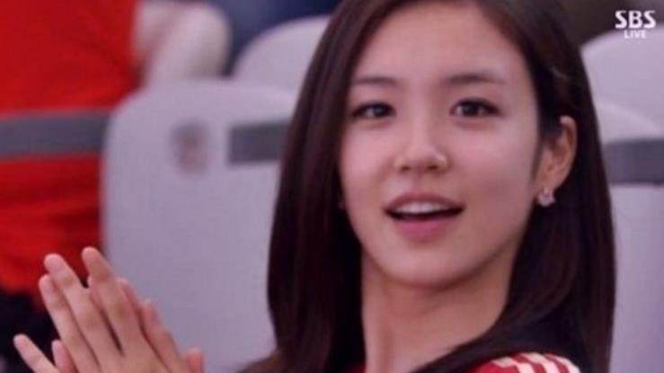 喜欢棒球、更爱足球，韩国女主播再看世界杯，网友：我想恋爱了