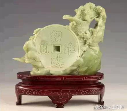 岫岩花玉盘玩有什么变化,岫岩花玉深绿色原石图片