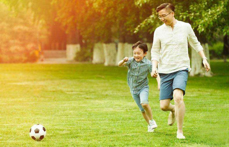 如何锻炼平衡能力踢正步,怎么提高足球平衡力