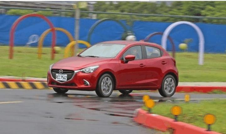 新款马自达2外观动力均升级,2019马自达2试驾视频