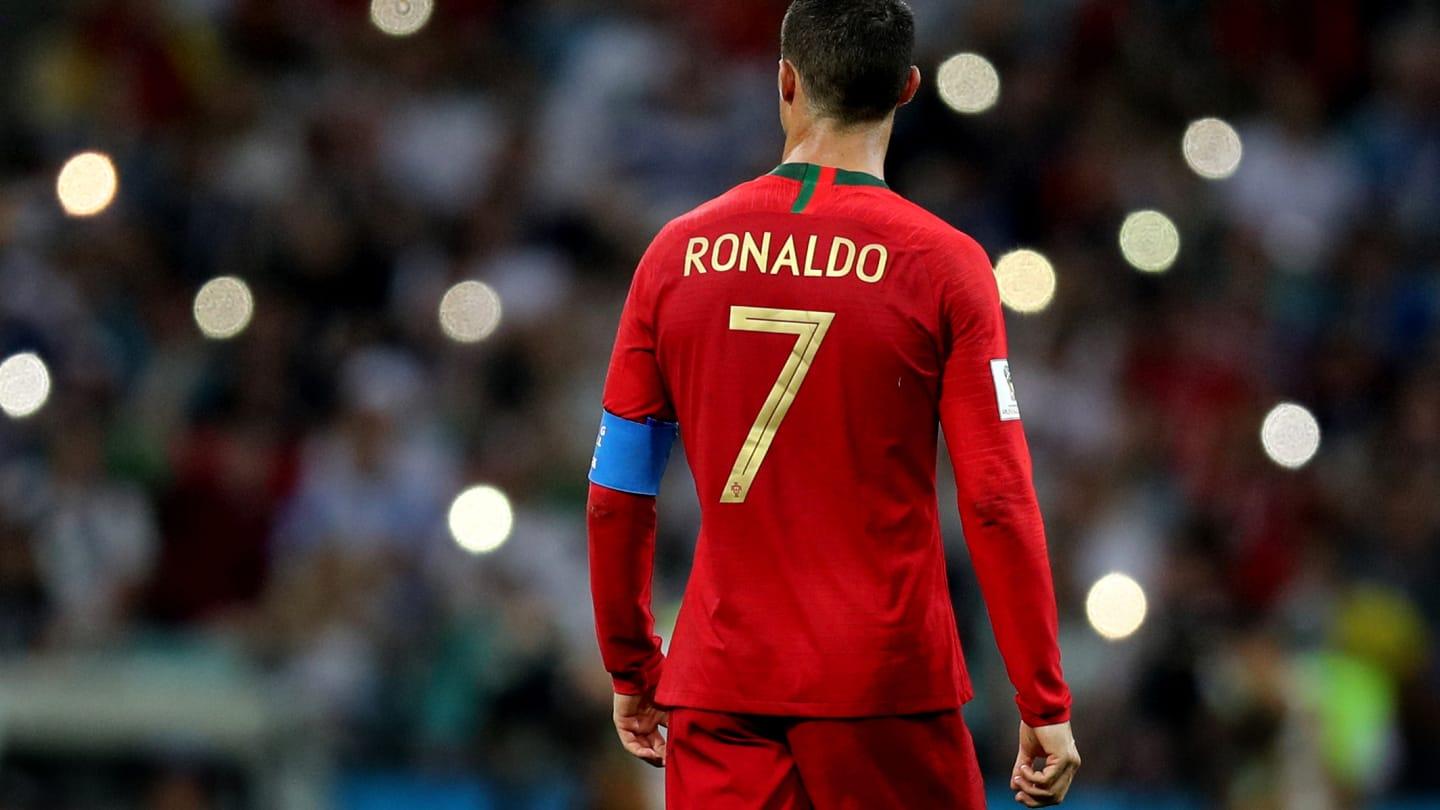 当今足坛主要矛盾：C罗日益增长的球技与罗吹不够文艺之间的矛盾