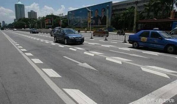 记住这些常见标线开车才不会被罚,容易扣分的交通标线