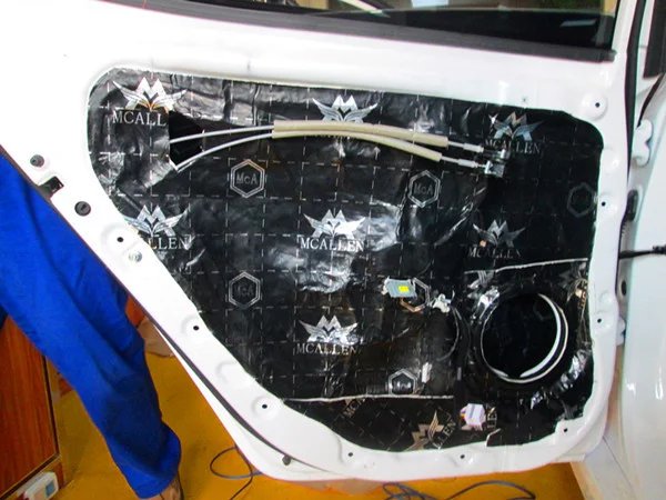 起亚k5音响改装最佳效果,起亚k5凯酷顶配改装音响