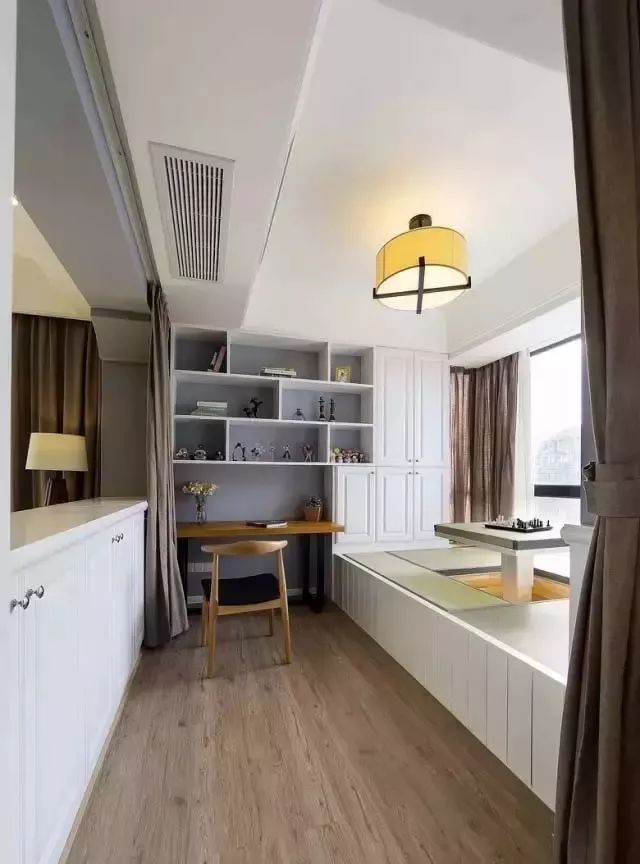 榻榻米床与飘窗柜子一体图,榻榻米床柜子如何组合设计