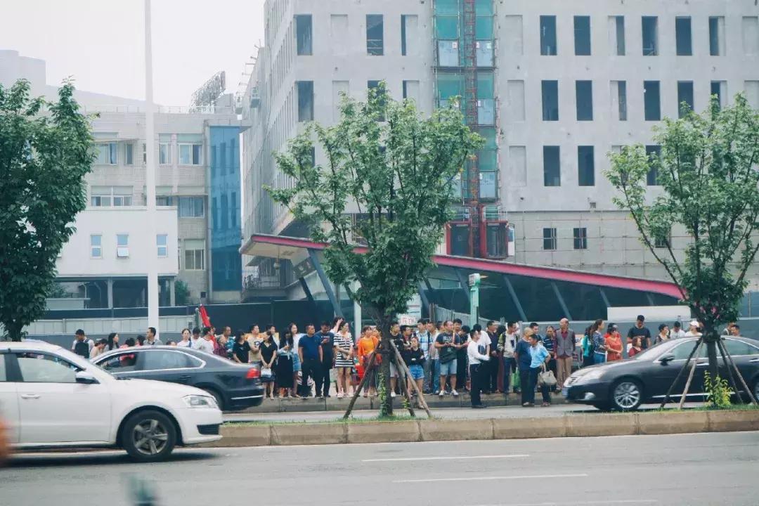 新都人：没有经受住650的*躏蹂**，你好意思享受地铁的快捷？