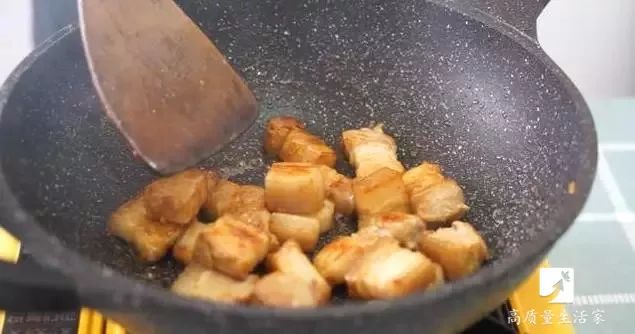 啤酒倒入食盐里会怎样,啤酒倒进食盐里能怎样啊