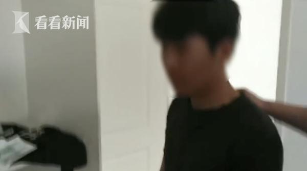 小伙嚣张曝光20万*币假**制作流程：手感特别棒